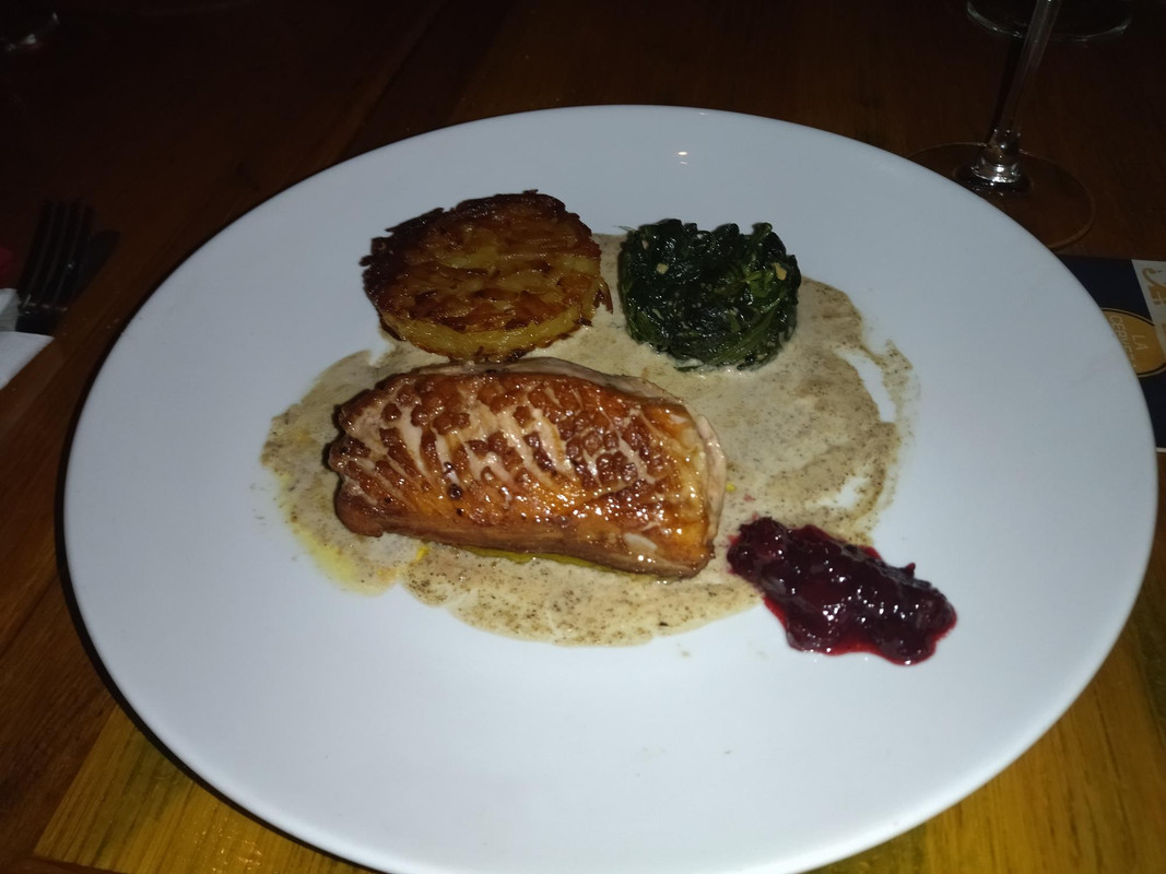231226BOUCHONBAR1