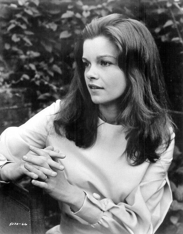 genevieve_bujold_a70