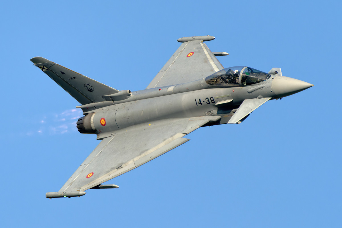 Spanish Typhoon Solo Display