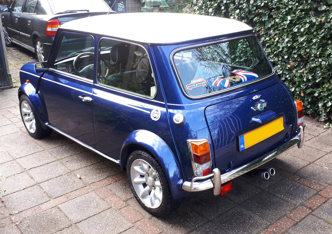 Mini-02.jpg