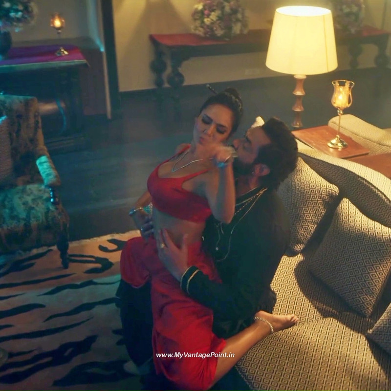 64-Esha-Gupta-Hot-in-Aashram-Web-Series