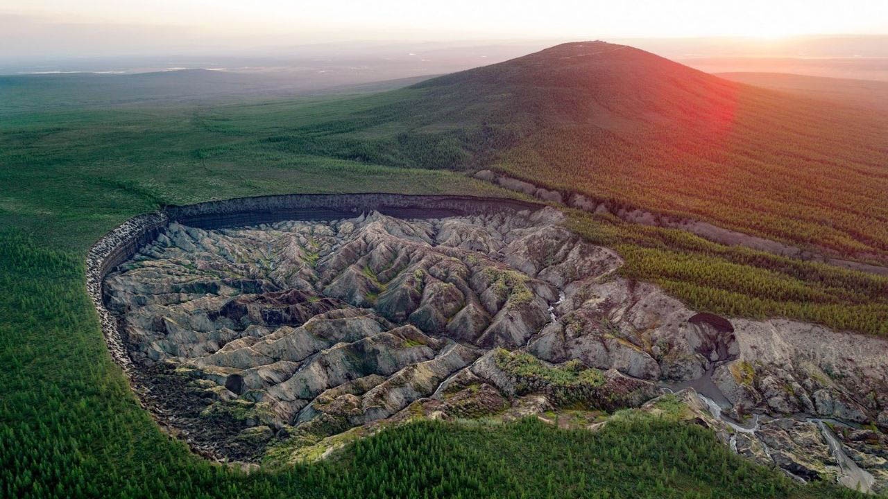 Puerta al Inframundo de Siberia crece velozmente y los efectos son preocupantes