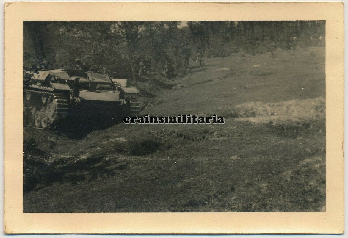 Orig. Foto Vormarsch StuG III Sturmgeschütz Panzer in Weissrussl