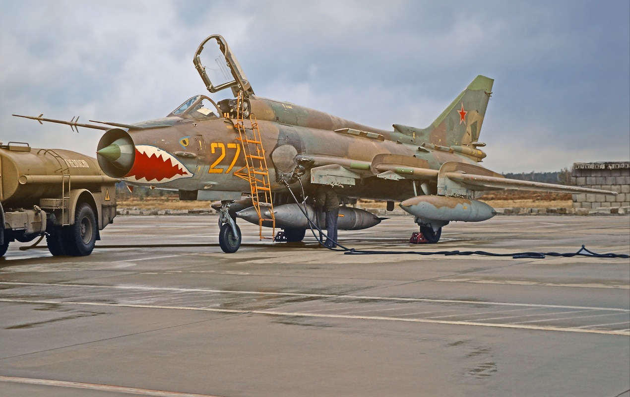 20 GvAPIB Su-17M4 27 yellow_12204 (11)