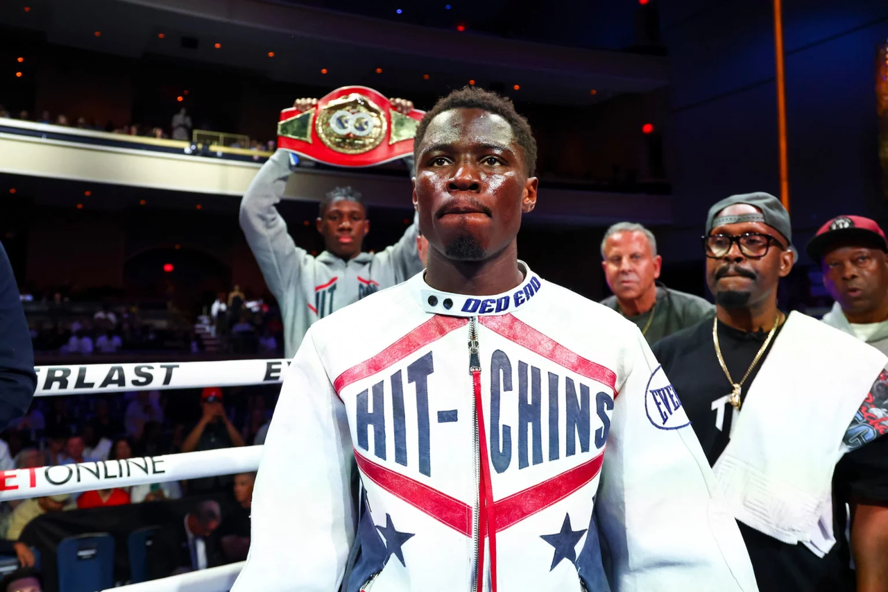 Ричардсън Хитчинс освободи титлата на IBF и подписа със Zuffa Boxing