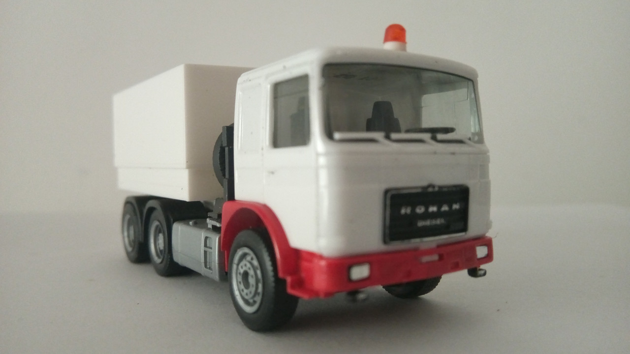 Mache (9247)