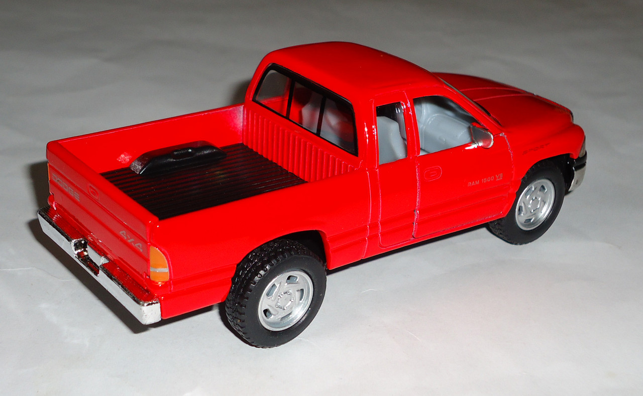 Dodge-Ram 1500-V8 Sport1