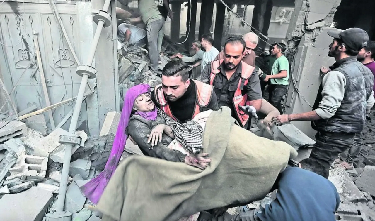 Más de 100 muertos en ataque israelí durante reparto de ayuda humanitaria