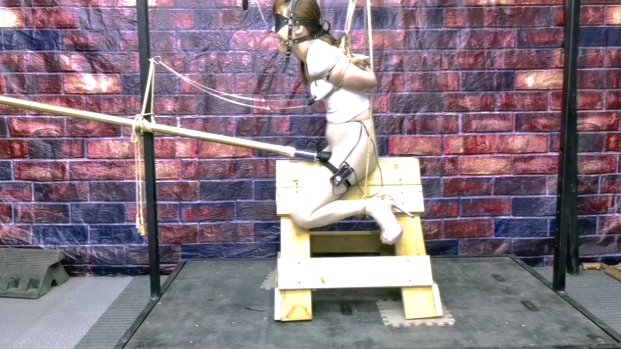 飞天原创 骚努真空木马禁锢.mp4_20230708_083632.979