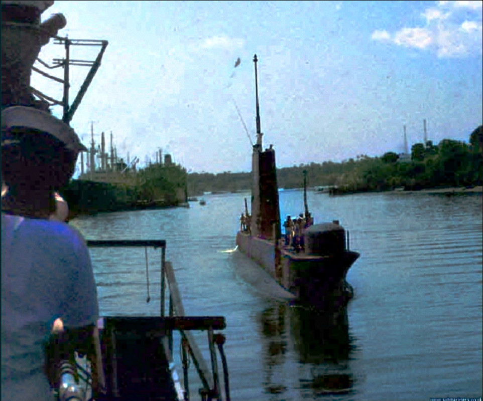 HMS Finwhale (S.05)-13