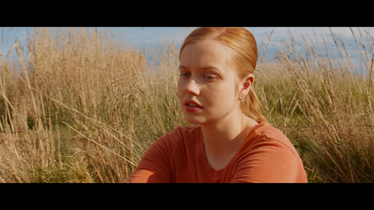 mpv-shot_Mean.Girls.2024.2160p.UHD.BDREMUX.HDR.DV.HEVC-Нечипорук_00_02_53_0001