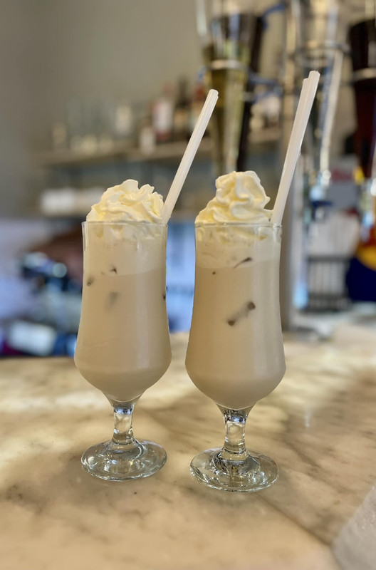 ცივი ყავა ნაყინით