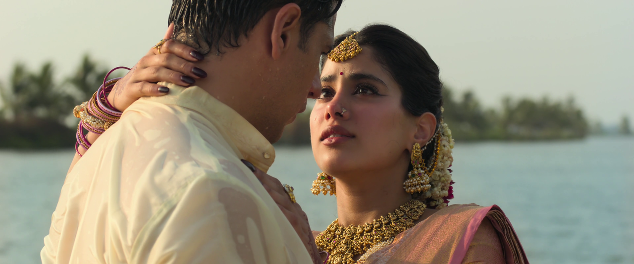 [Image: vlcsnap-2025-10-10-23h46m17s499.png]