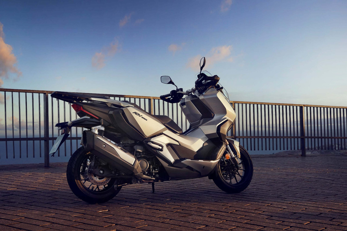 130 фото скутера Honda ADV350 Adventure 2022