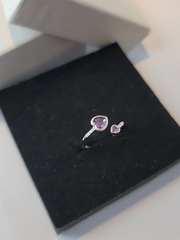 Anillo ajustable corazón morado