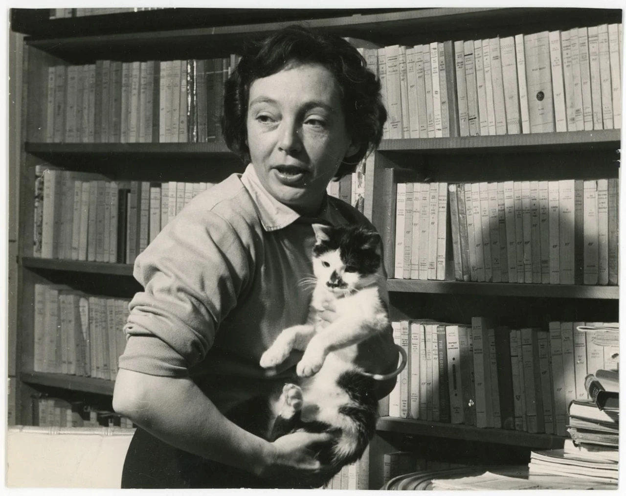 5-marguerite-duras-portrait-with-cat-8T9ZJ