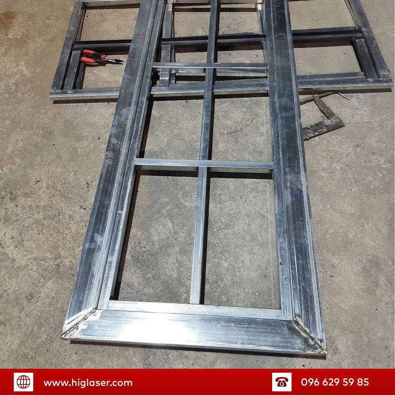 Gia công cánh cửa nhôm kính (Sắt hộp mạ kẽm)
