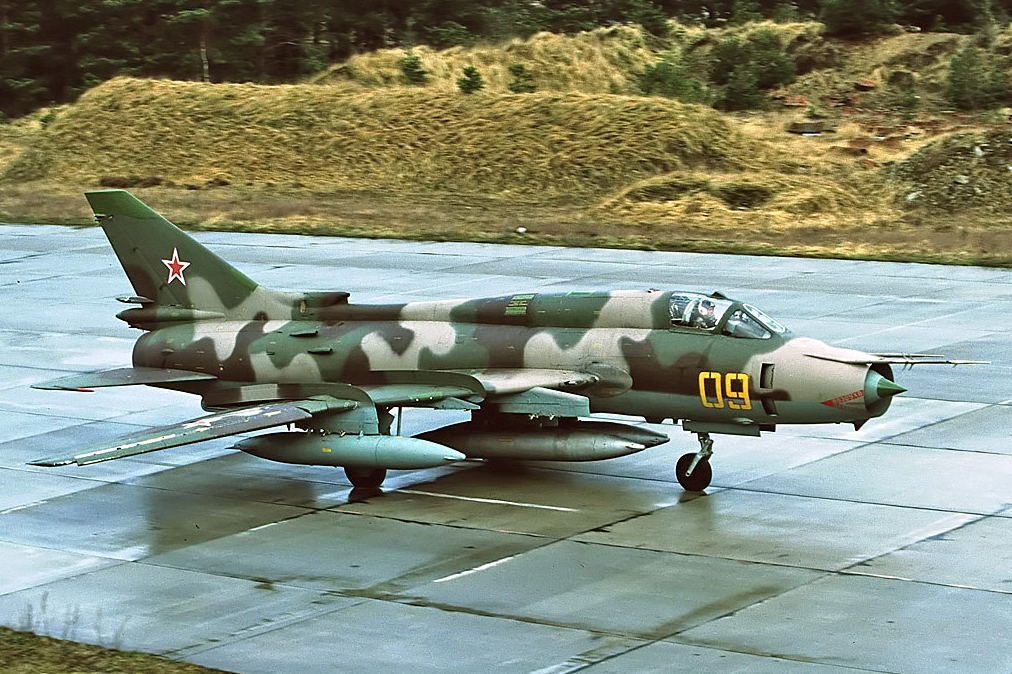 20 GvAPIB Su-17M4 09 yellow_16104 (2)