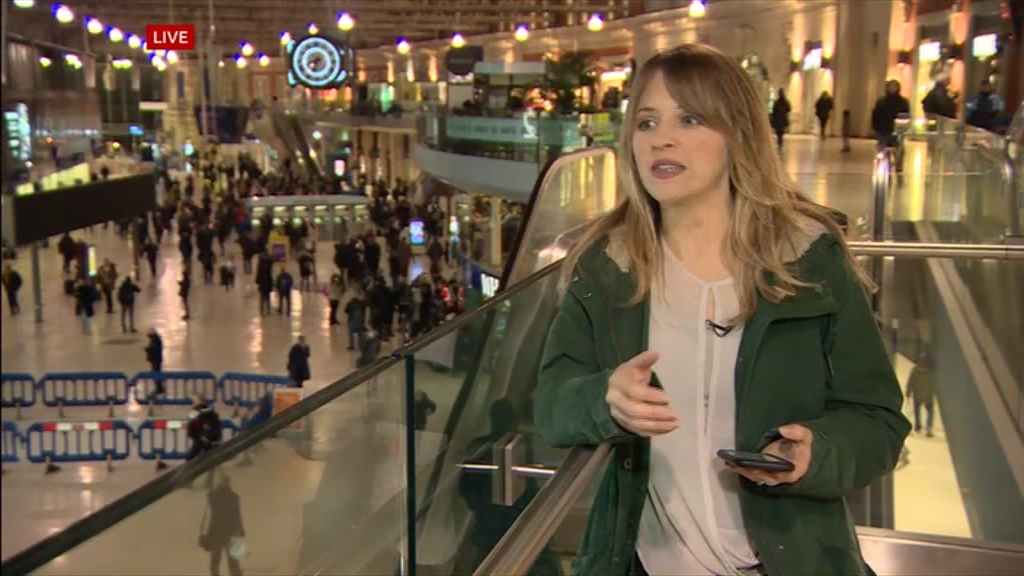 BBC London News_20220218_18301900.ts_snapshot_12.10.426