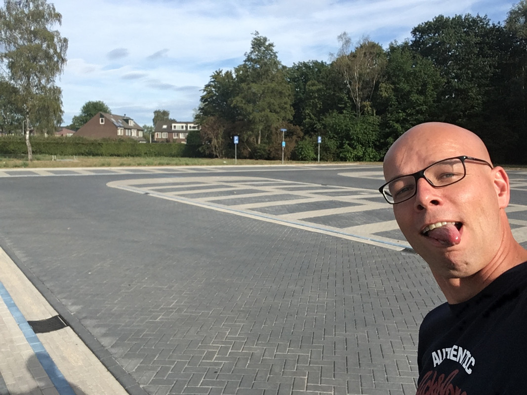 EFAE3183-A68A-4E4E-A600-F97B7E312FC3