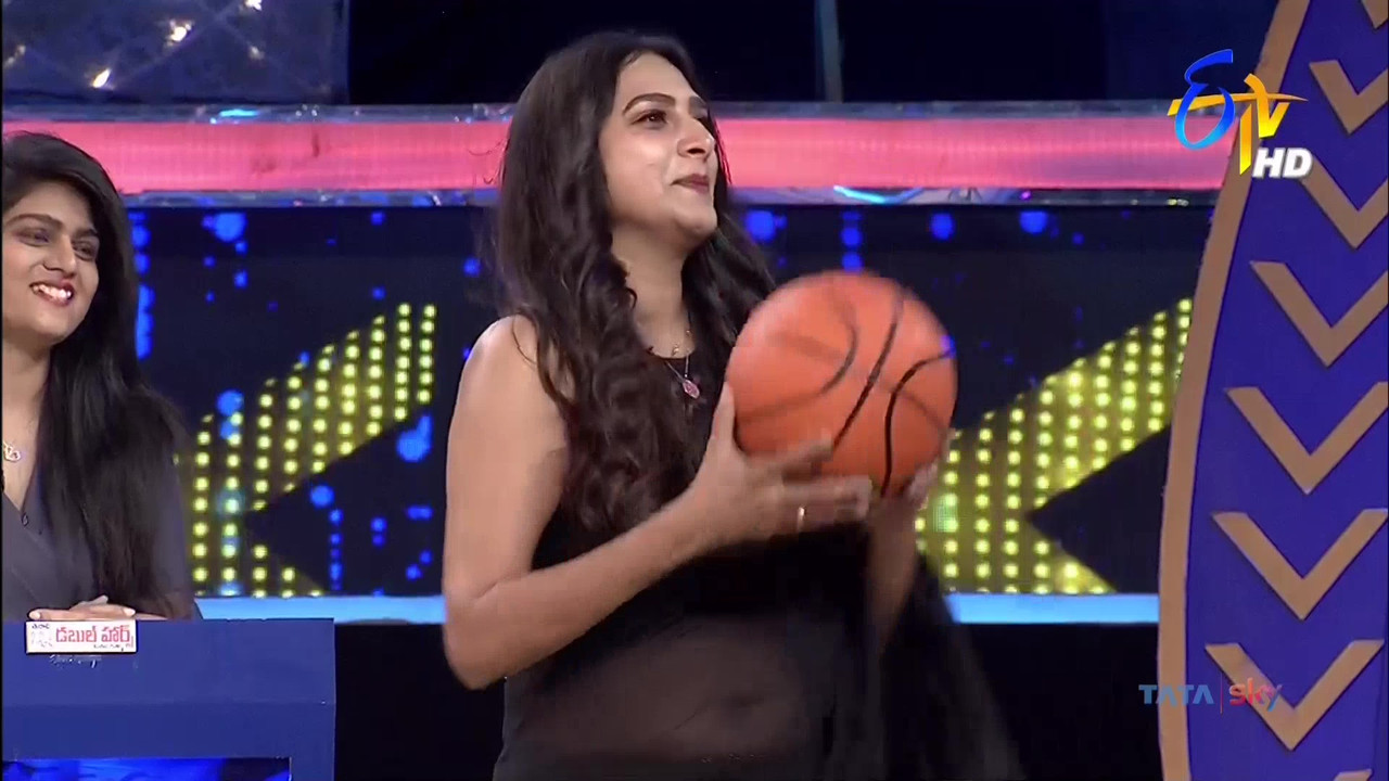 Milf Surekha Vani Deep Navel Exposure in Transparent Saree