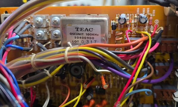 [Bild: Oszillator-Teac.jpg]