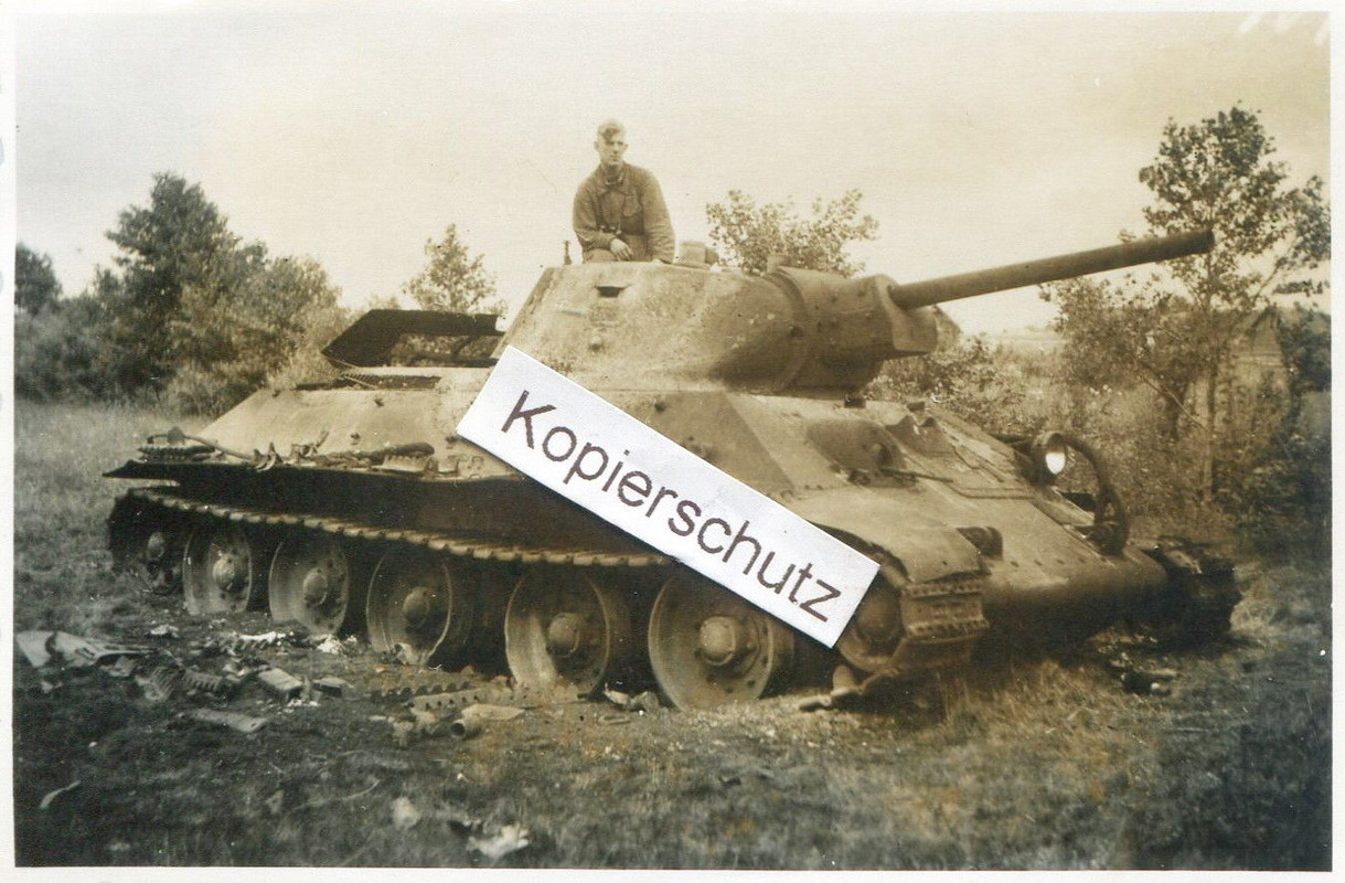 zerstörter russischer Panzer T34