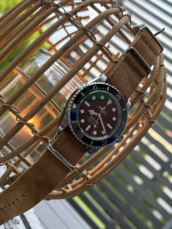 2B7BBA9B-0B40-4901-B0DF-A4C7C5DAE154