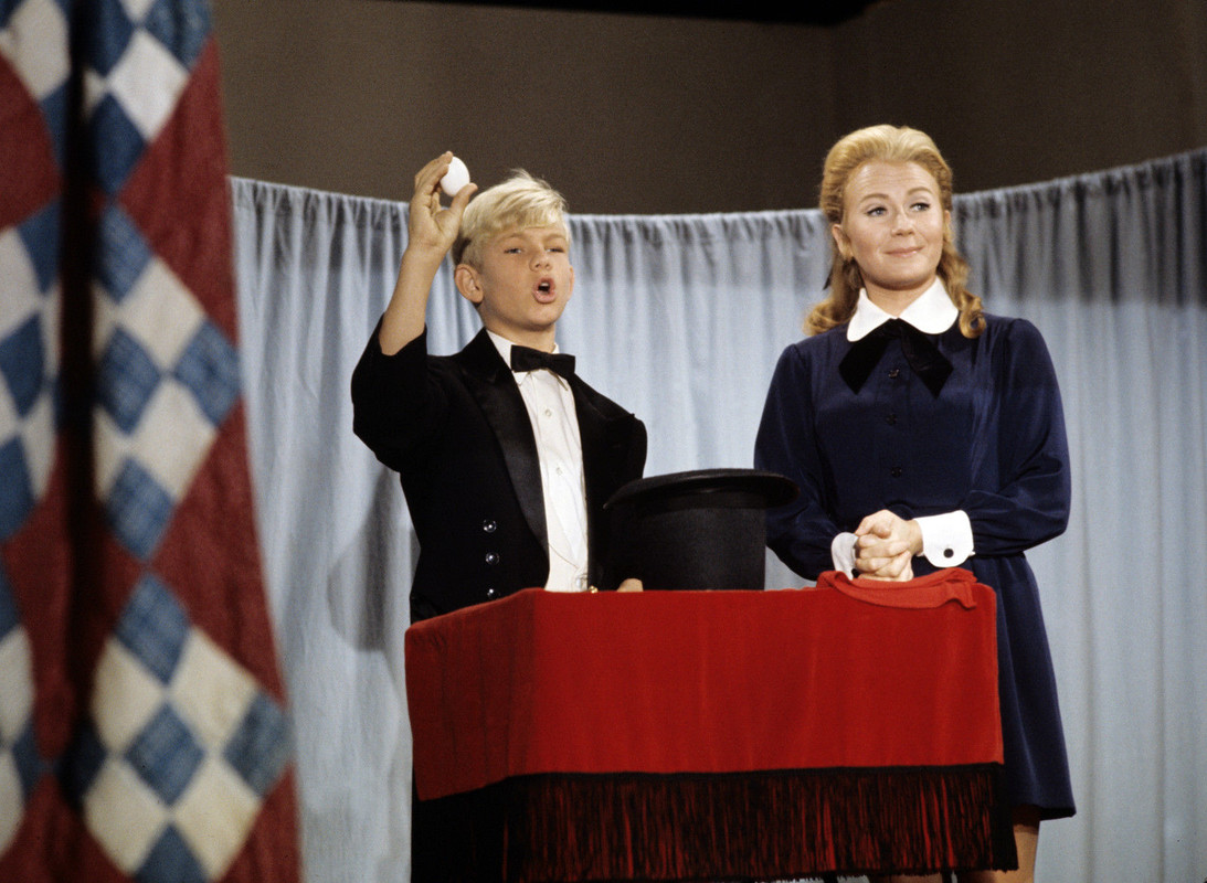 juliet_mills_a16