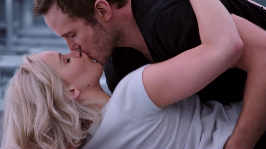 Passengers 2016 BluRay [Hindi + Tamil + Telugu + English] 480p, 720p, 1080p ESub Screenshot