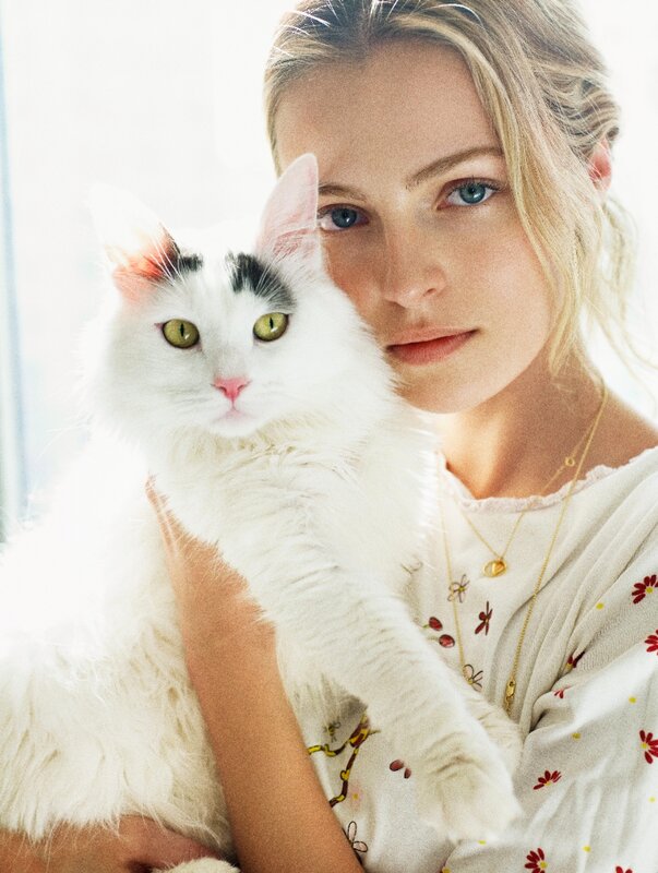 Valentina-Zelyaeva-and-her-cat-by-David-Mushegain