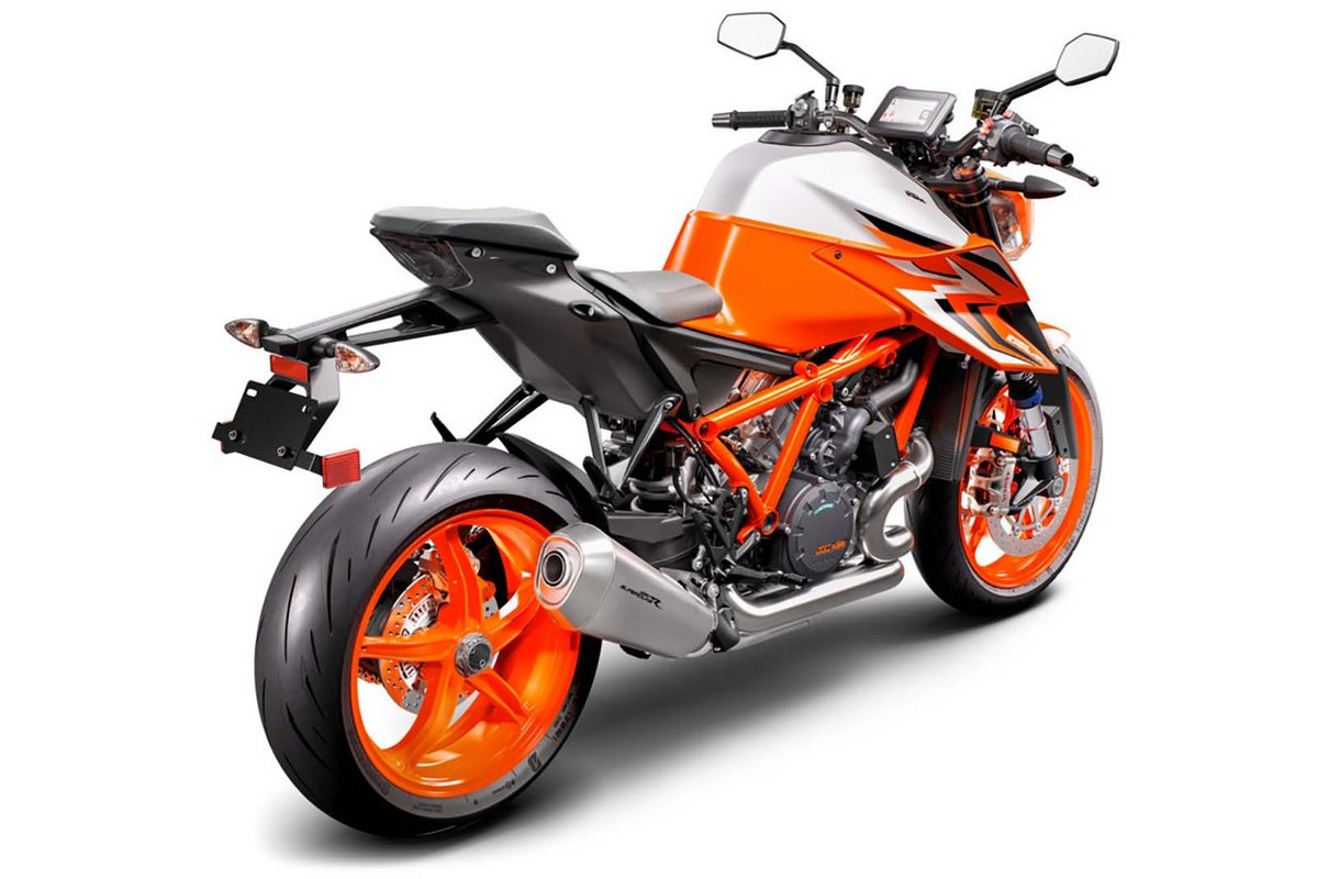 Стритфайтер KTM 1290 Super Duke R EVO 2022 с полуактивной подвеской