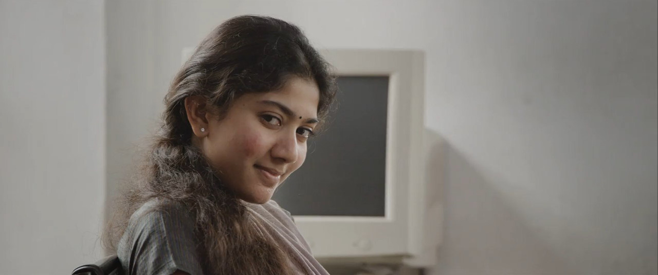 Premam 2015 WebRip [Malayalam] 480p, 720p ESub Screenshot