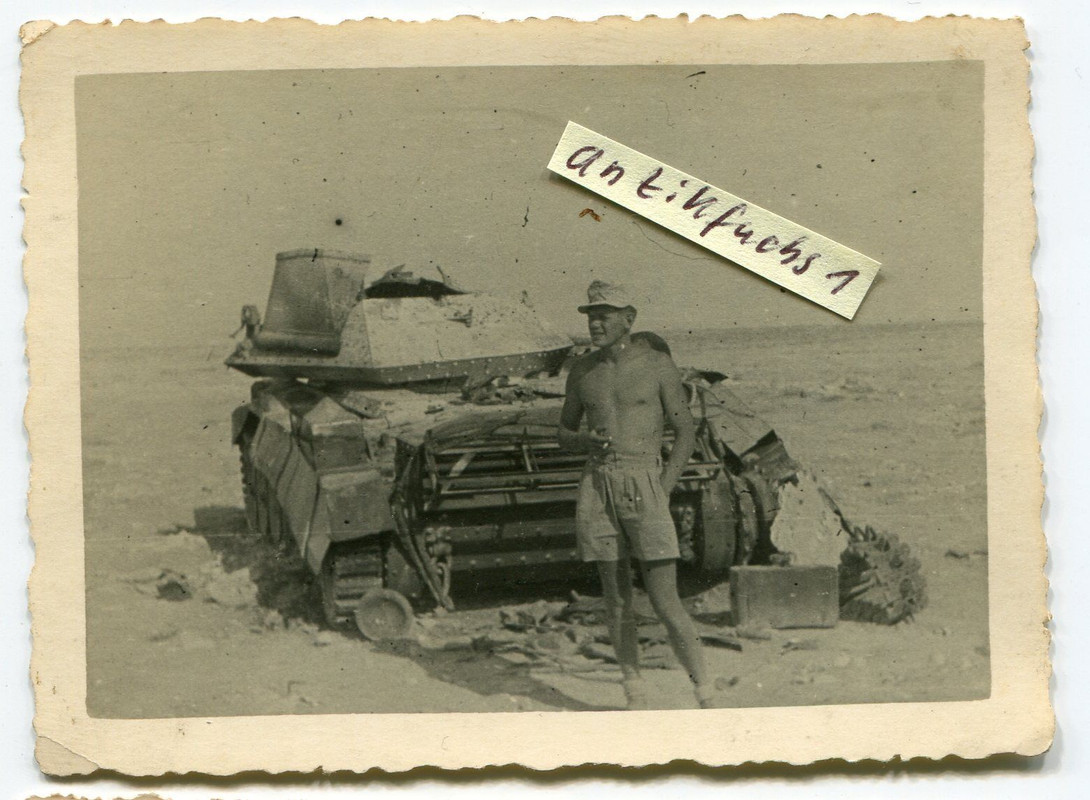 Panzer aus England auf Höhe 208 in Afrika beim A