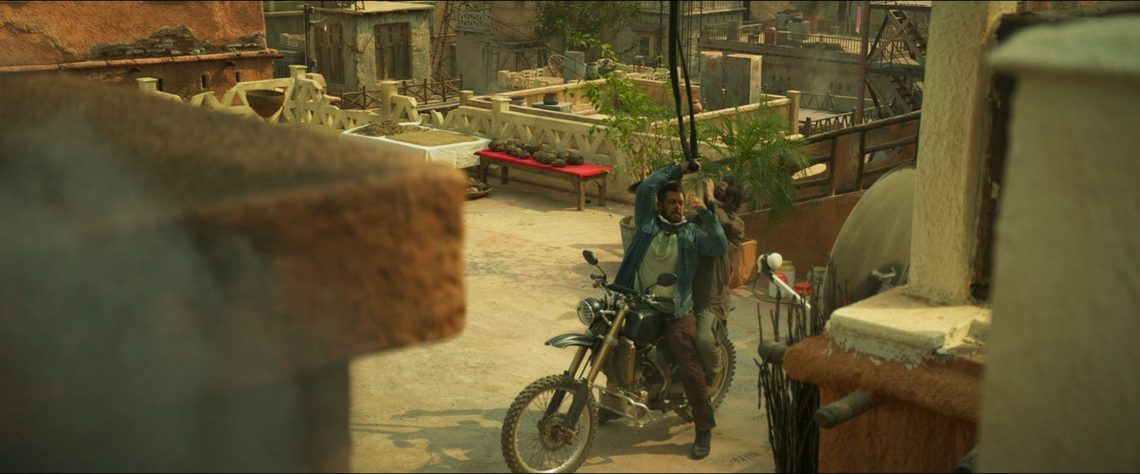 (Thuyết Minh - Vietsub) Tiger 3 2023 ViE 1080p AMZN WEB-DL DDP5.1 H264-HLA.mkv_snapshot_00.12.12.000