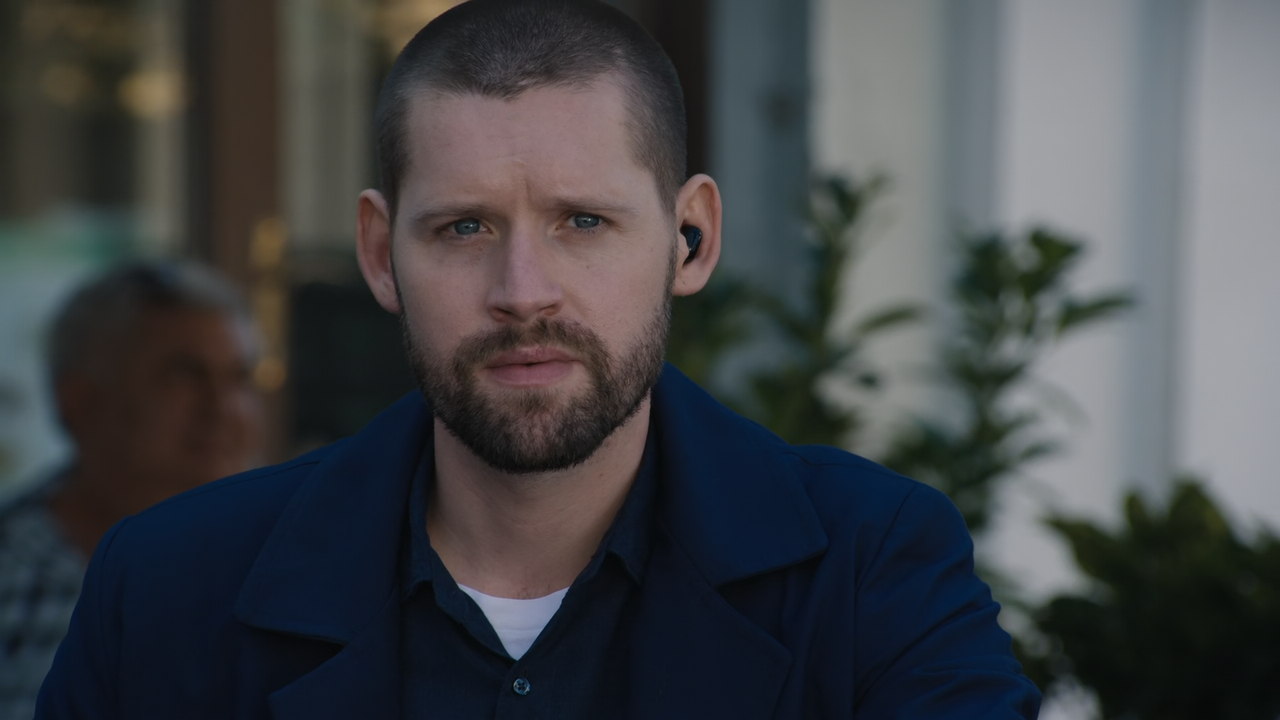 FBI.International.S01E01.Pilot.(3).1080p.10bit.AMZN.WEB-DL.DDP5.1.HEVC-Vyndros.mkv_snapshot_24.08_[2