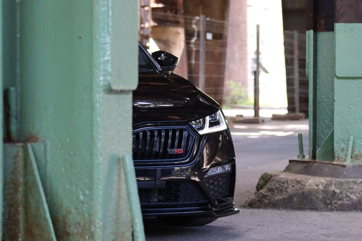 AA1BF8B6-8AB9-4DB4-BD86-1AC3CB952C73