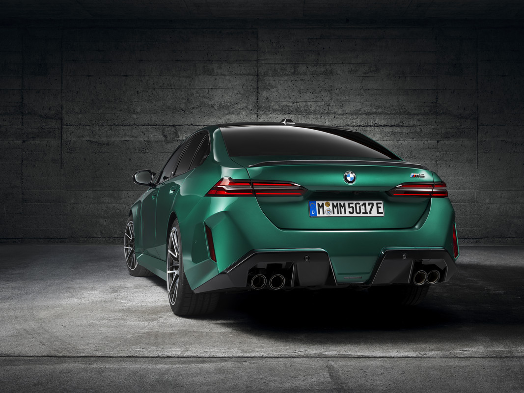 P90557392_highRes_the-all-new-bmw-m5-0