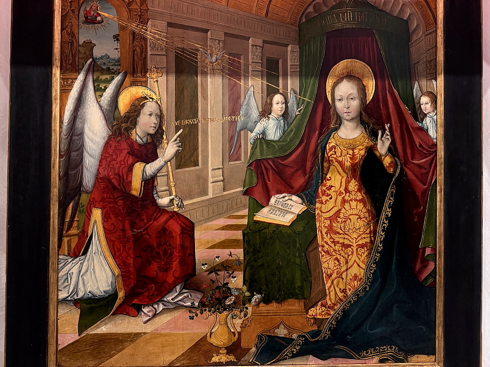 Есть город славный во французском междуречье. Зовется он, конечно же, Лион.