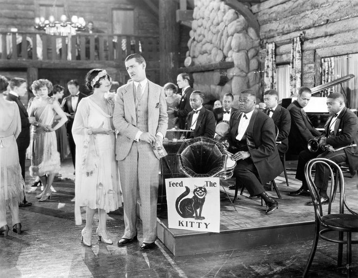 Mildred Harris and Charley Chase in MAMA BEHAVE (1926)