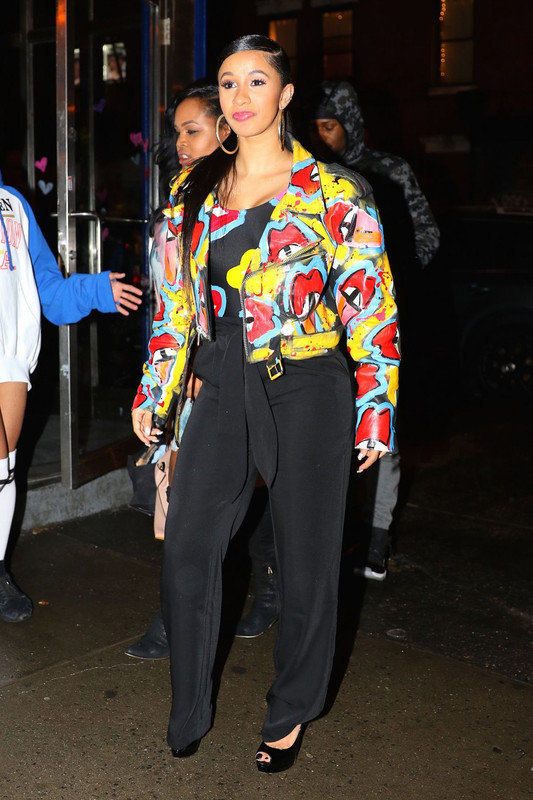 cardi-b-leaves-a-dinner-in-new-york-01-17-2017_6