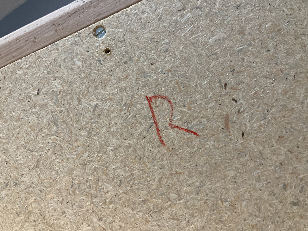 1DC2A9C3-9909-4E5B-AAB5-4389B7174712