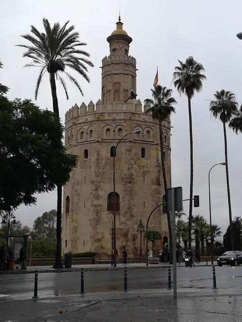 Sevilla, bajo la lluvia de otoño - Blogs de España - Día uno: Llegada y paseo por la judería (1)