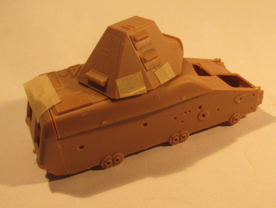 Renault R 35 s věží FCM -2 (2)