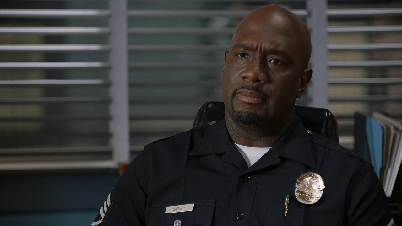 The.Rookie.S06E09.The.Squeeze.1080p.10bit.AMZN.WEB-DL.DDP5.1.HEVC-Vyndros.mkv_snapshot_09.28_[2024.0