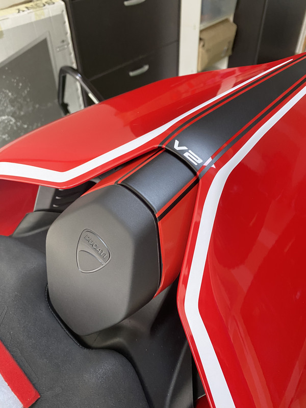 2DFAA83B-3F6D-4BB3-B11E-04BDB507819A