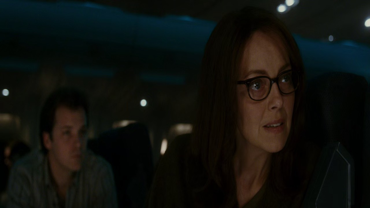 Flightplan-2005-Hindi-English-Blu-Ray-720p-HEVC-Opus-2ch-ESub-mkv-0003