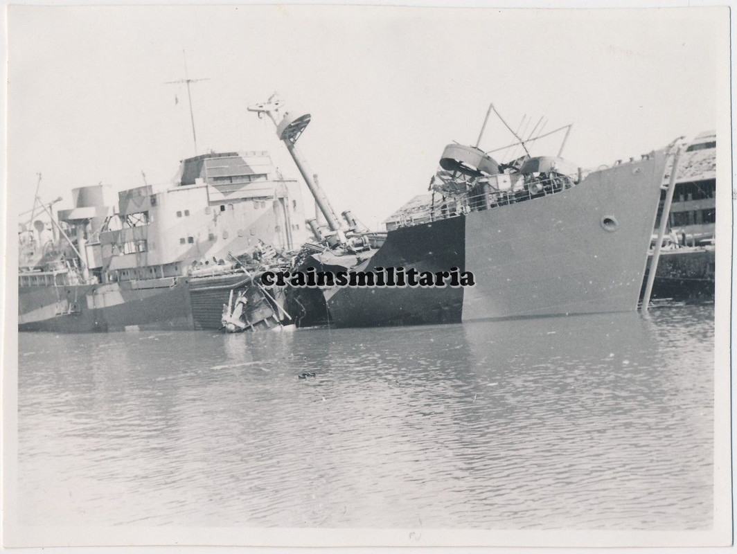 Orig. Foto Sperrbrecher 16 Schiff zerstört Luftangriff LA PALLIC
