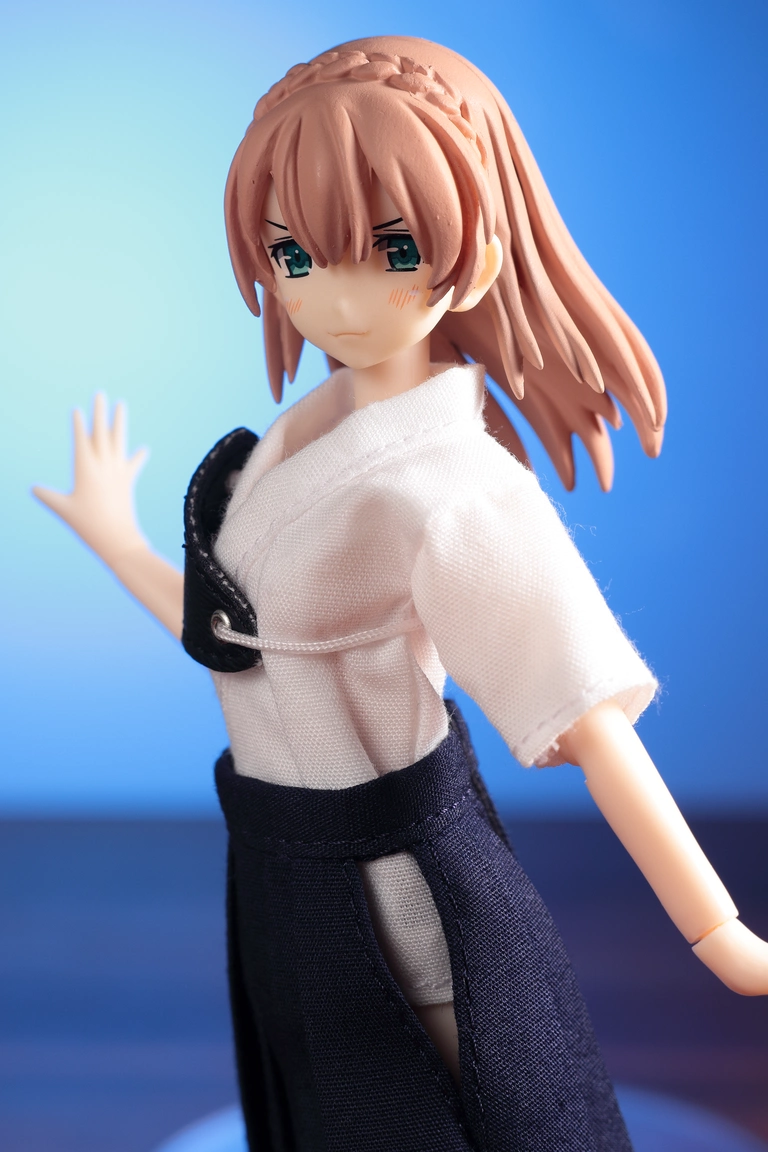 A left-side view of “Assault Lily” Matsunaga Yui wearing a 1/12 Kyudo Clothes Set