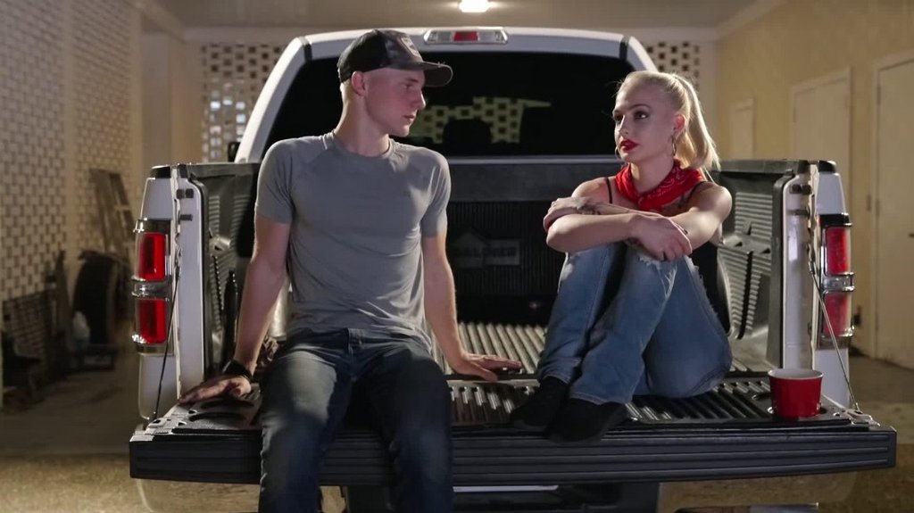 [Image: utlyh3v019hd.jpg]